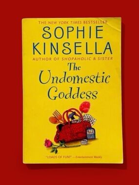 The Undomestic Goddess by Sophie Kinsella - paperback